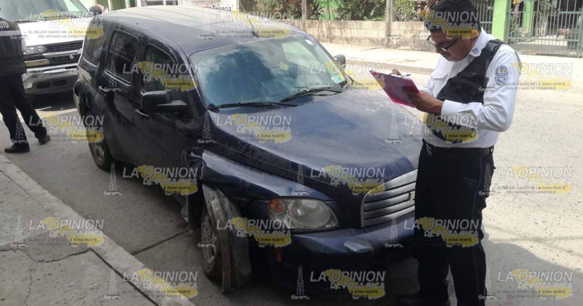 Aseguran una camioneta con huella de accidente