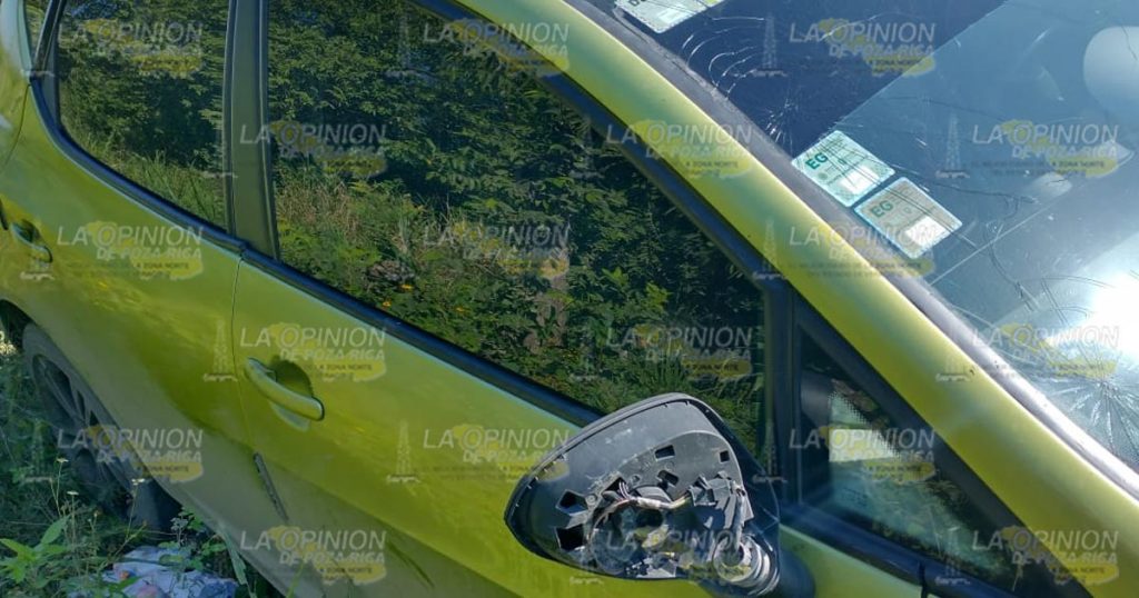 Aseguran auto abandonado