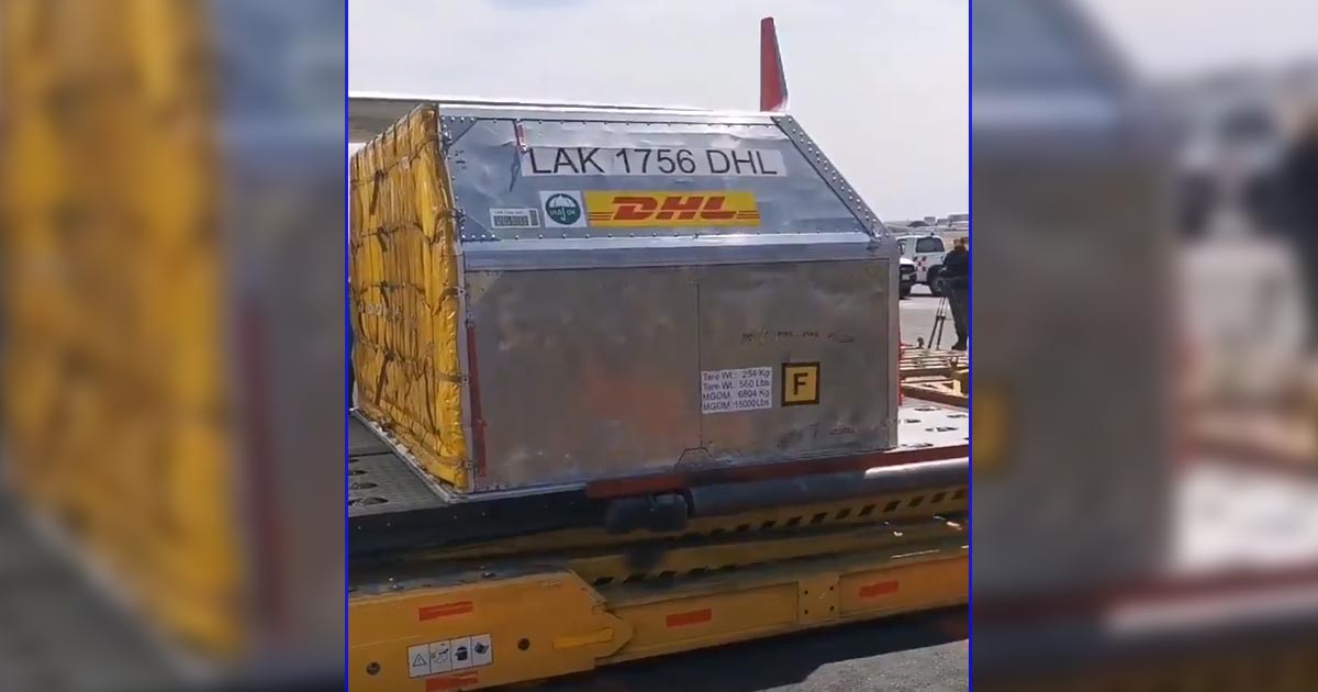 Llega segundo vuelo con vacunas anti-COVID de Pfizer