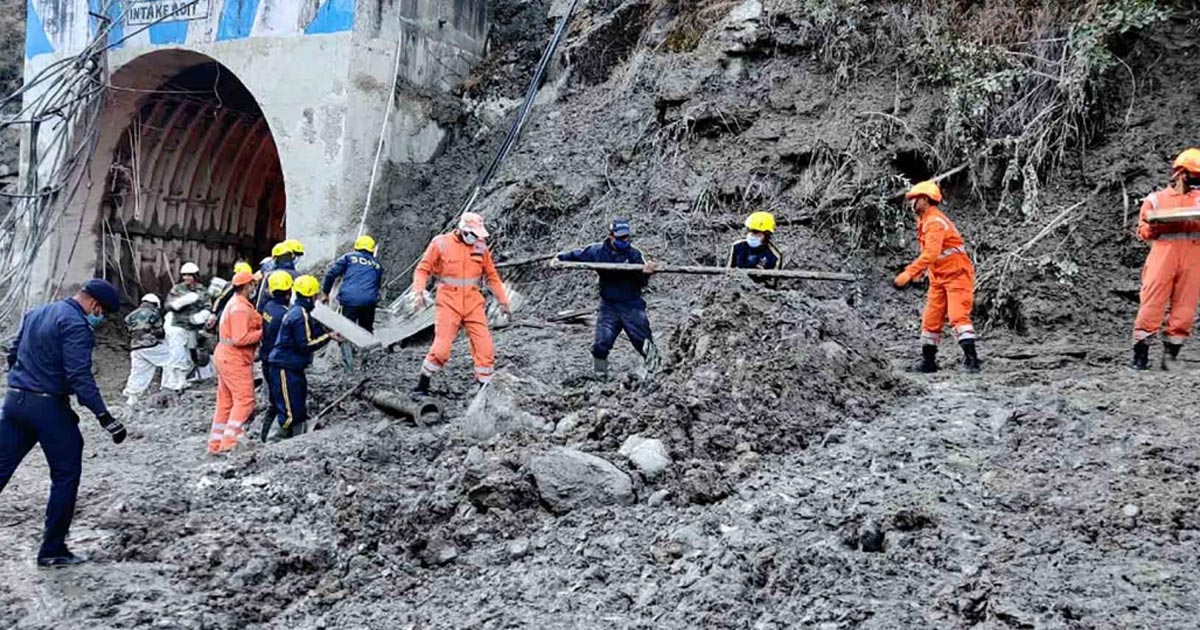 Suman 18 muertos por ruptura de glaciar en el Himalaya