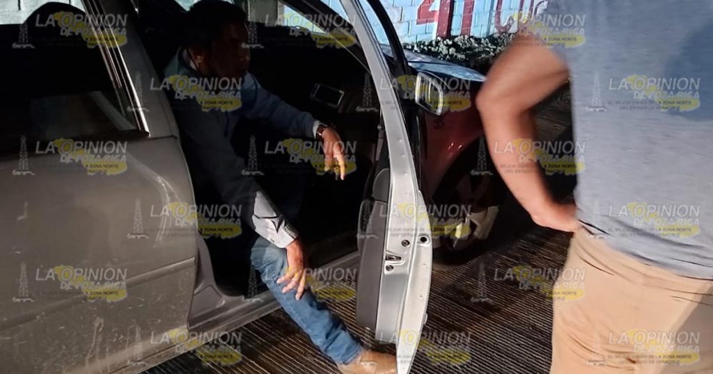 Mando Único lastima a un empleado del Ayuntamiento; lo machuca con la puerta de la patrulla