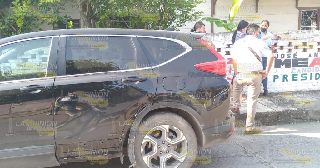 Camioneta embiste a motociclista en Poza Rica