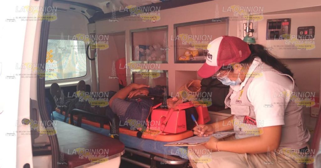 Camioneta embiste a motociclista en Poza Rica