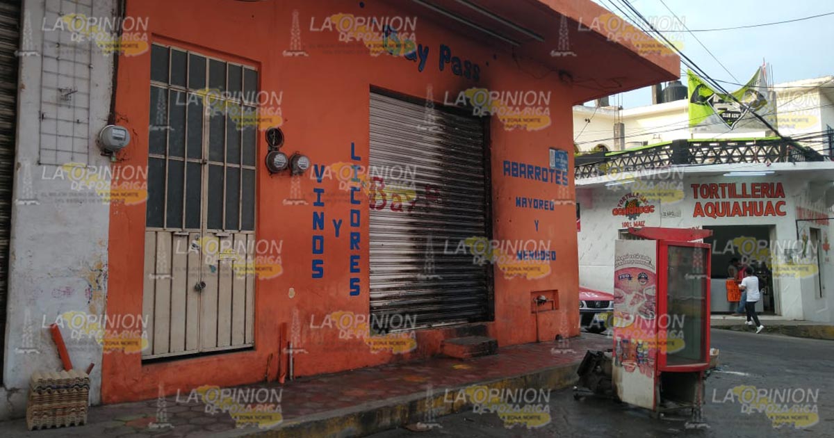 Se incendia negocio de abarrotes