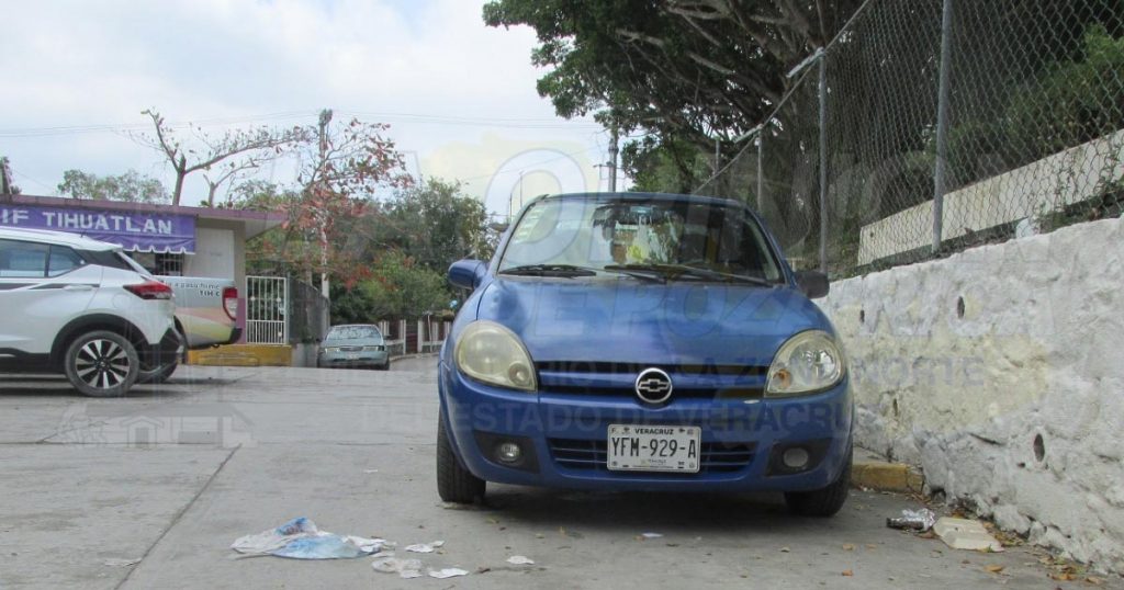 Sucio amanecer en cercanías de palacio municipal
