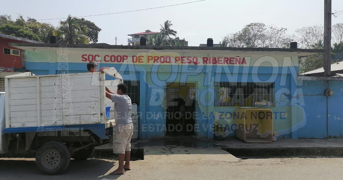 Pescador varado entre Cazones y Tuxpan, narra la terrible odisea que vivieron