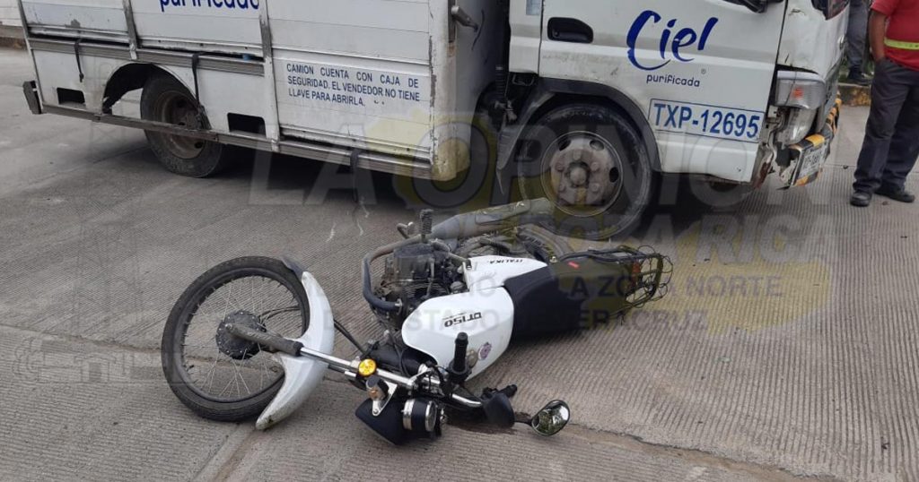 Se estrellan con un camión