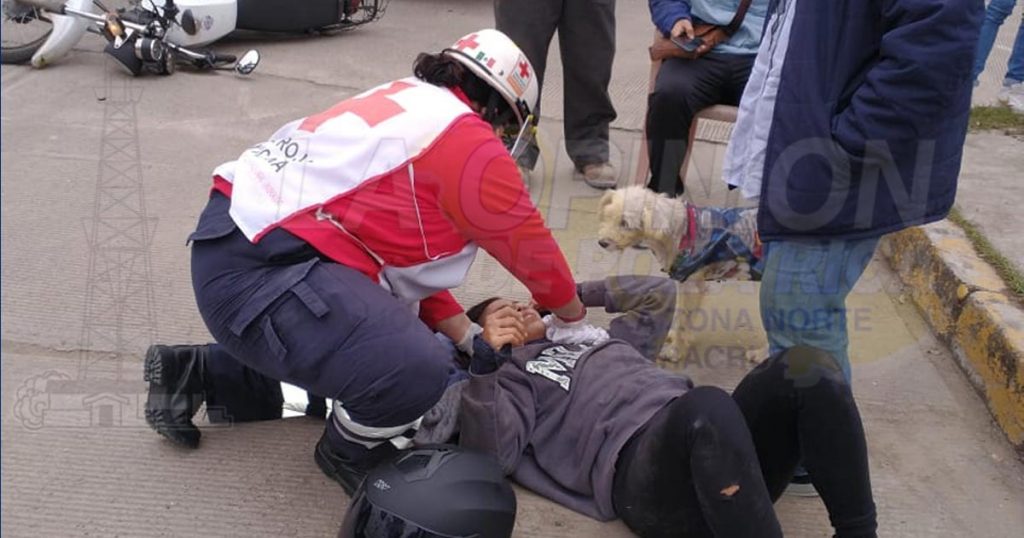 Se estrellan con un camión