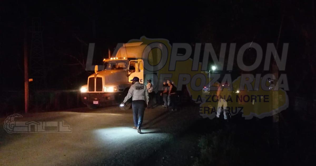 Trágico accidente en entronque a Agua Nacida