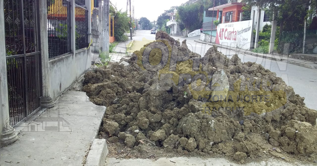 Denuncia familia que CAEV Coatzintla les causó daños al reparar una fuga
