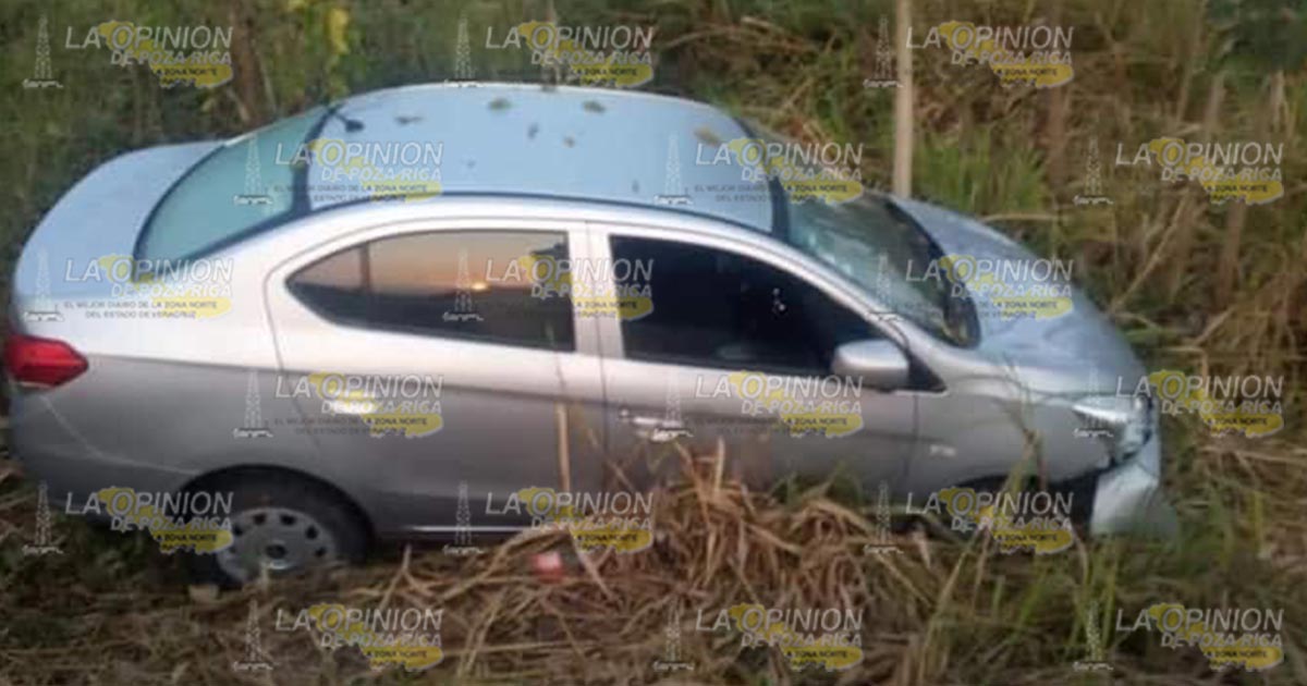 Abandonan automóvil en carrera hacia Potrero