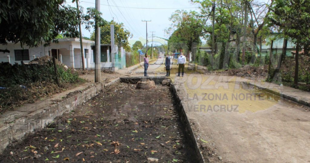 Avanzan los trabajos del colector de drenaje en Naranjos