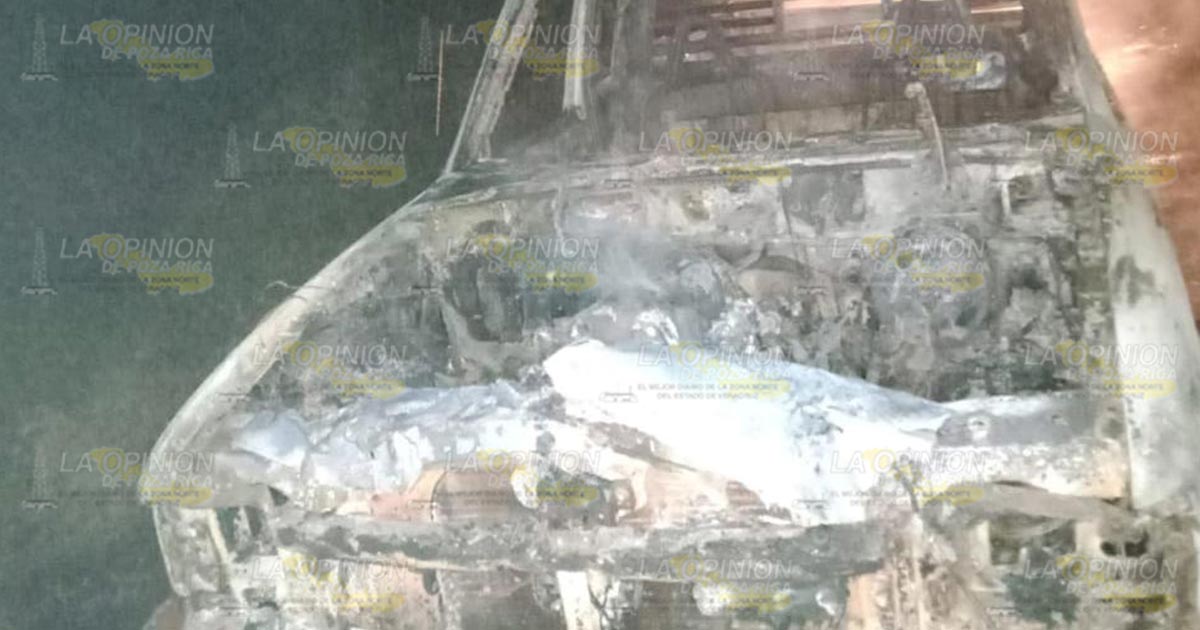 Camioneta reducida en chatarra en Naranjos