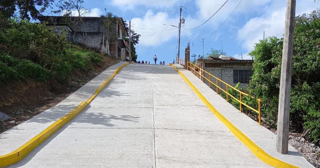 Más colonias urbanizadas en Tihuatlán