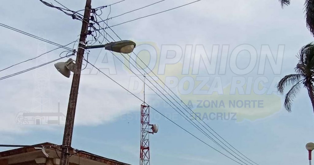 Por más de 24 horas sin luz en Amatlán
