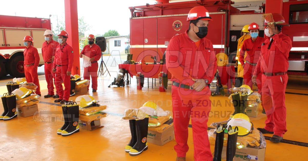Entregan insumos a bomberos (Video)