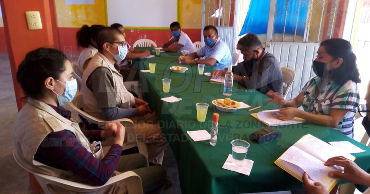 Maestros exigen garantías para regresar a las aulas