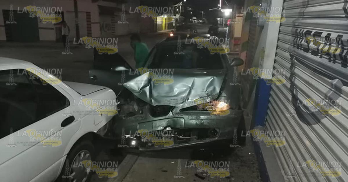 Militar se impacta contra un taxi