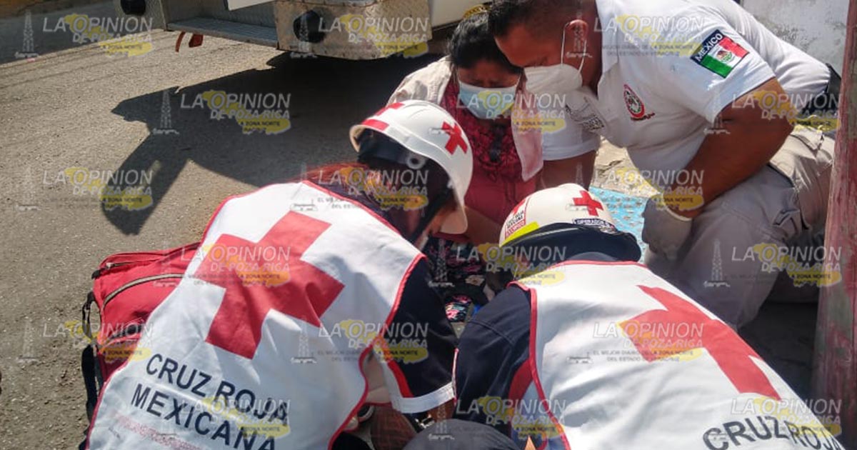 Mujer se lesiona en una caída