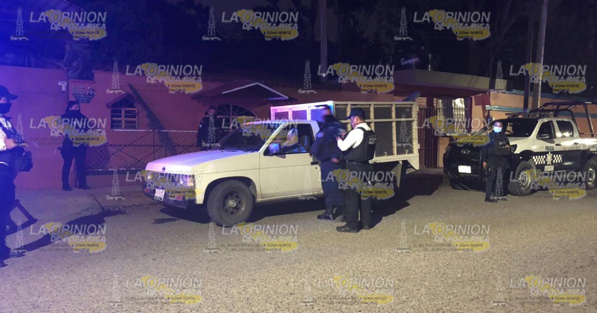 Policía Vial detiene a ebrio conductor en Poza Rica (Video)