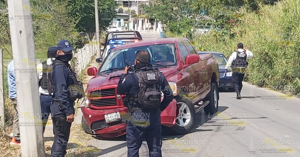 Se le atravesó un poste