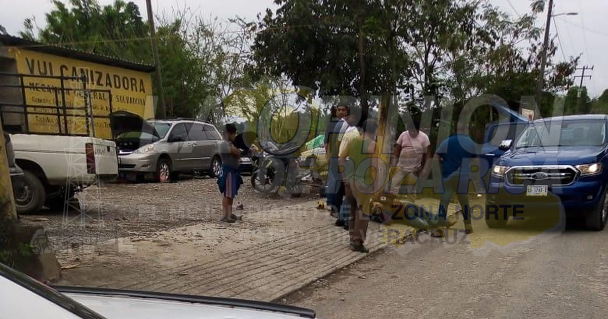 Escolta del presidente de Coxquihui arrolla a motociclista