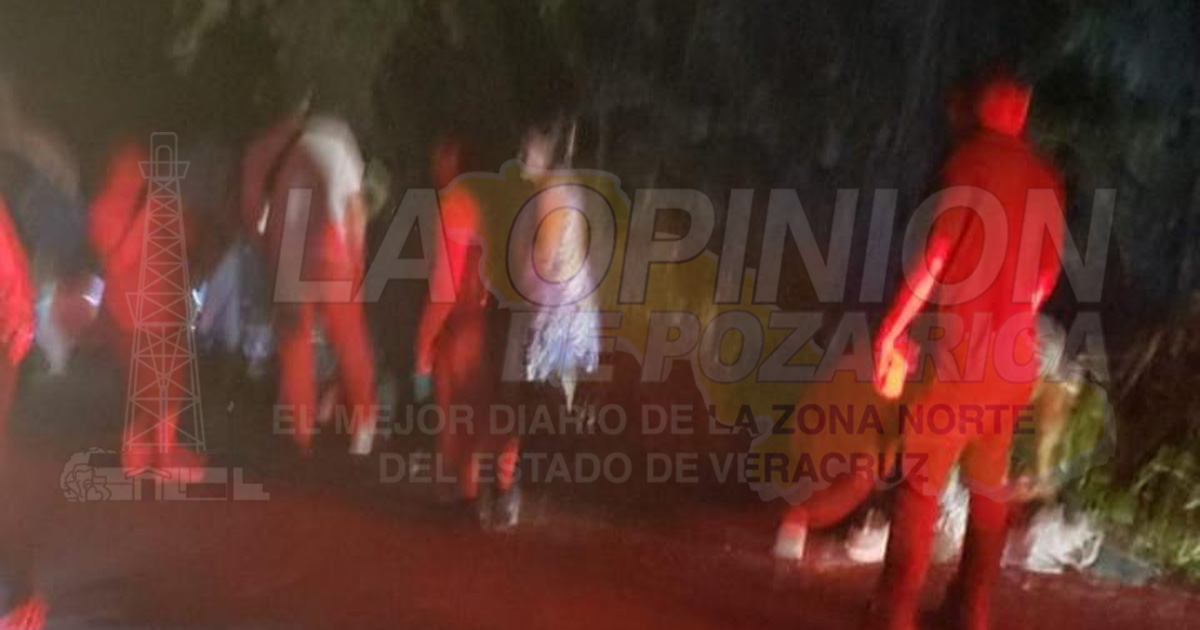 Vuelva camión naranjero en Piedras Clavadas