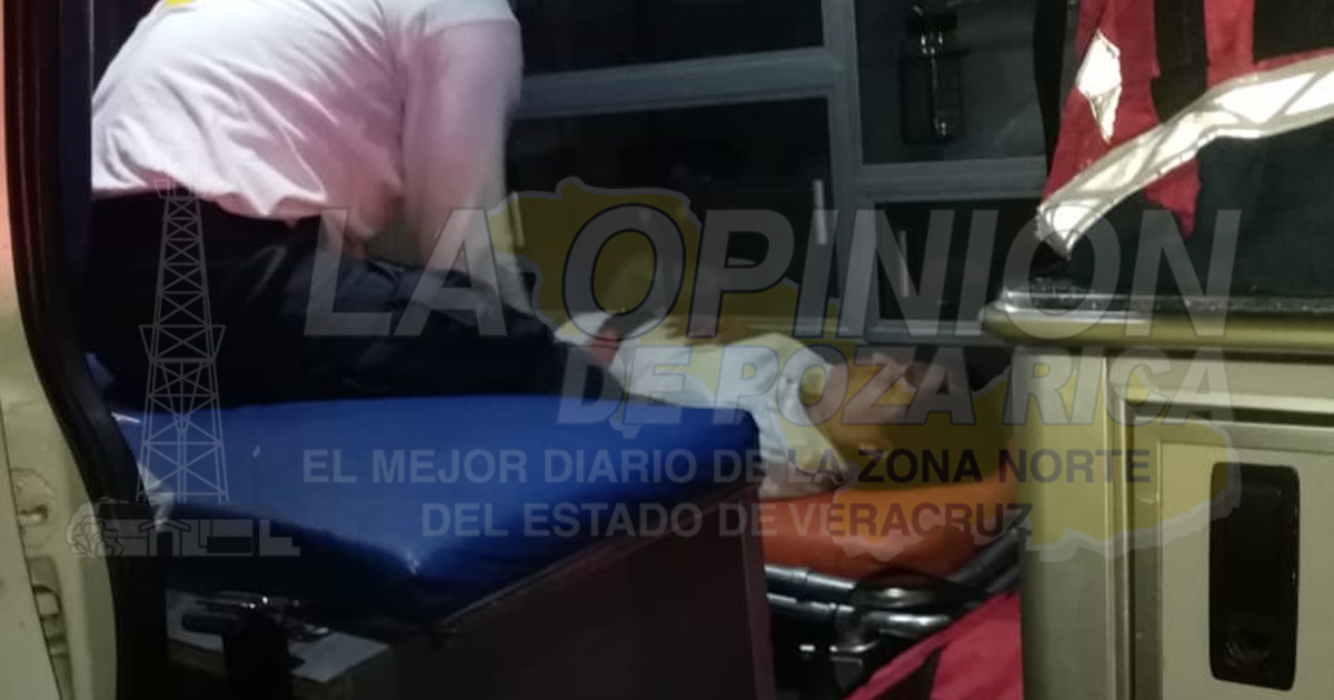 ¡Herida al caer de la moto!