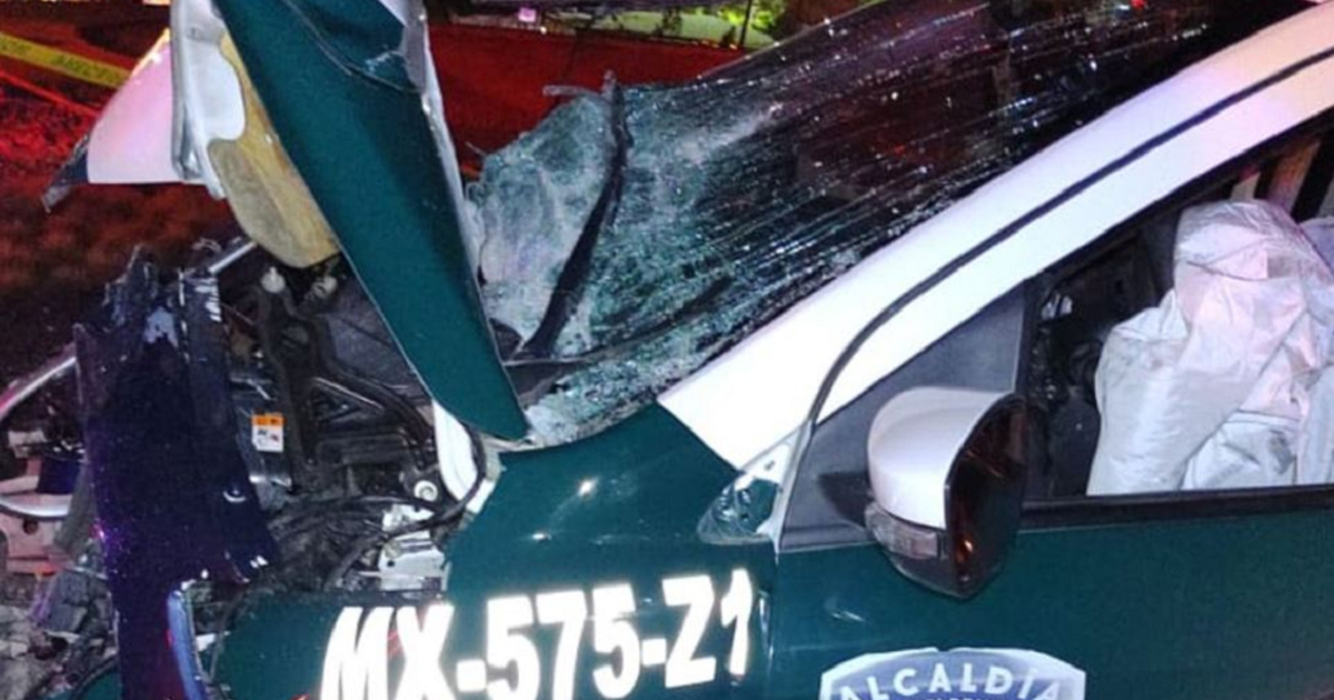 Policía de CDMX muere en persecución de un acosador; chocó su patrulla