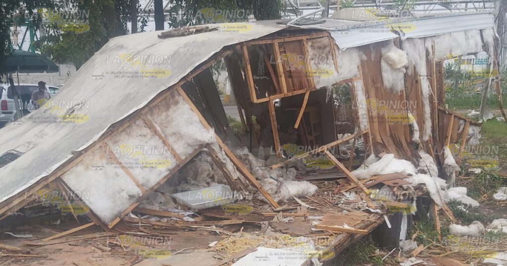 (+ Video) Arrestan a pareja por desvalijar un remolque en Poza Rica