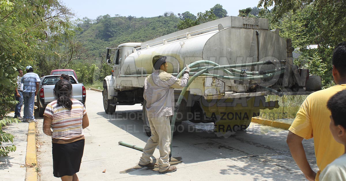 Con pipas repartirán agua en las colonias
