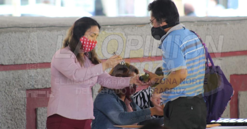 Entrega masiva de lentes graduados