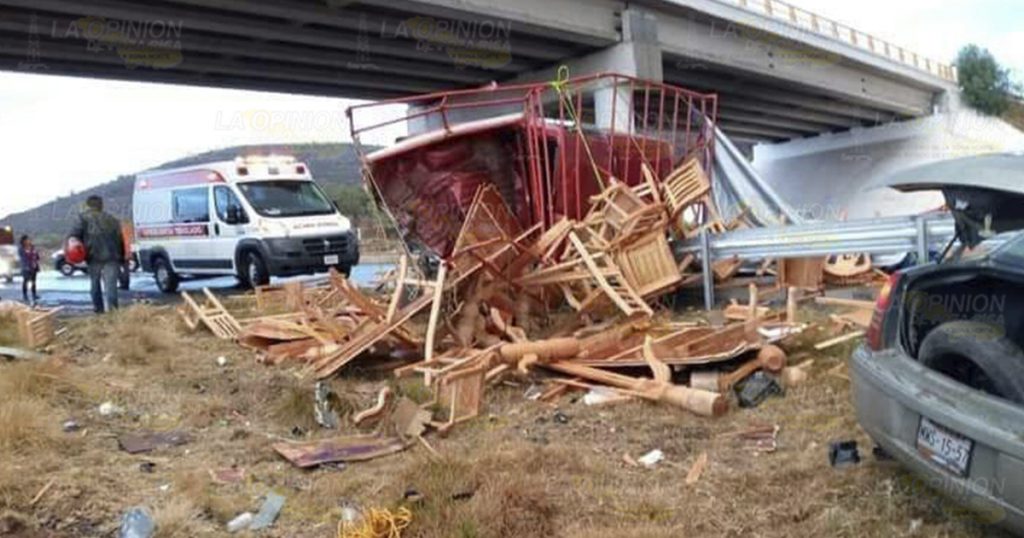 Mueblero de Huejutla muere en choque automovilístico