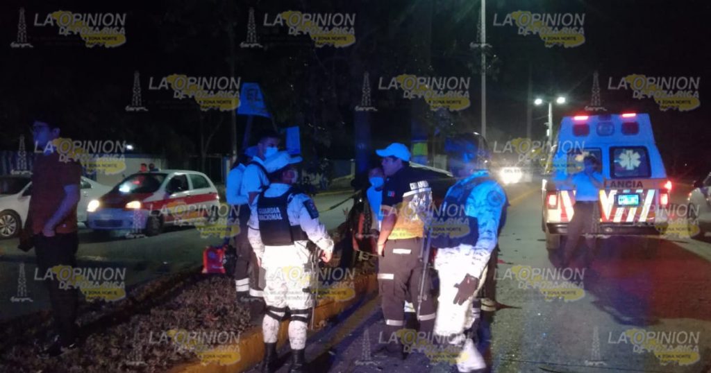 Impactada por una camioneta