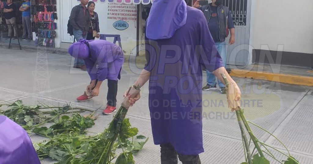 Judas ramean con chichicaxtle a coyutecos