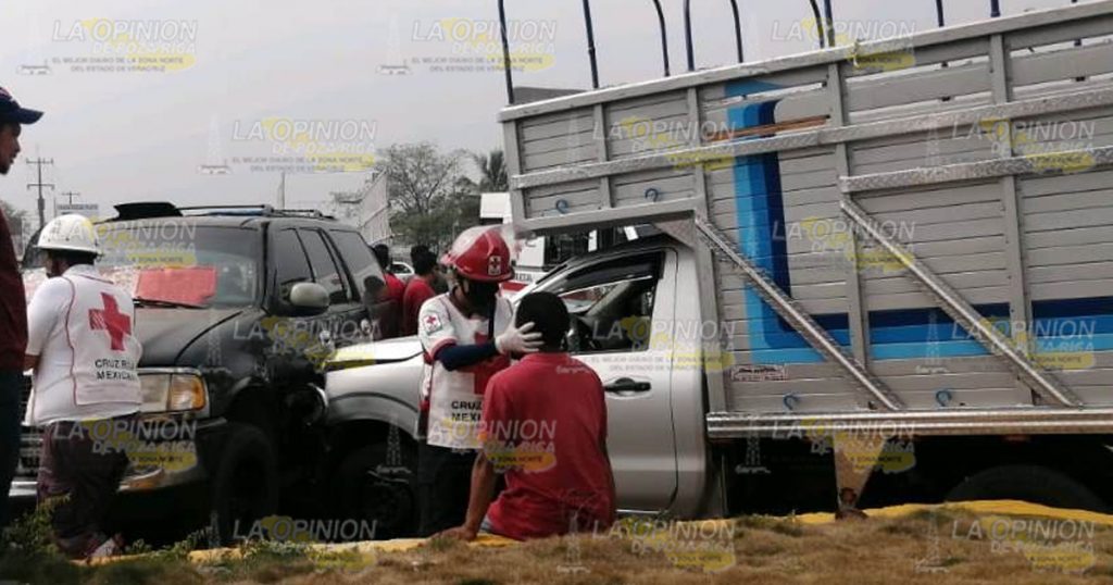 Dos lesionados en fuerte carambola en Naranjos
