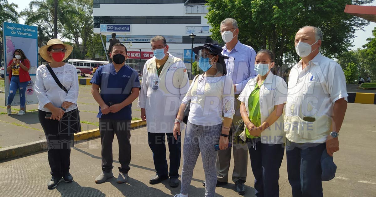 Médicos piden vacuna, Gobierno se niega