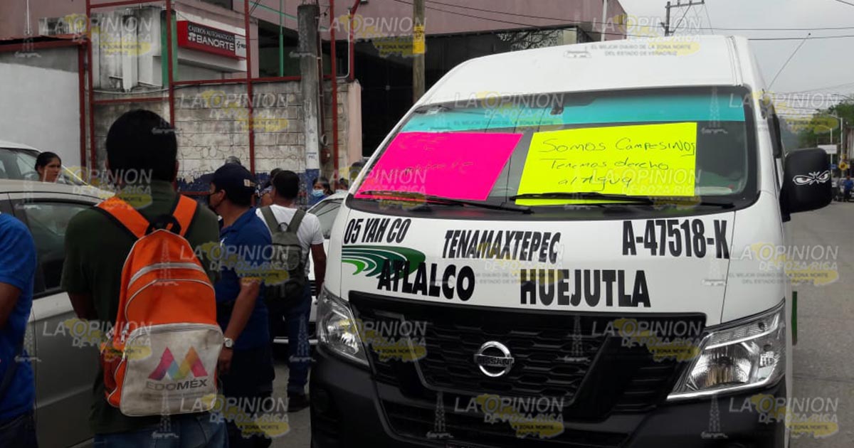 !Se manifiestan frente a la CFE!