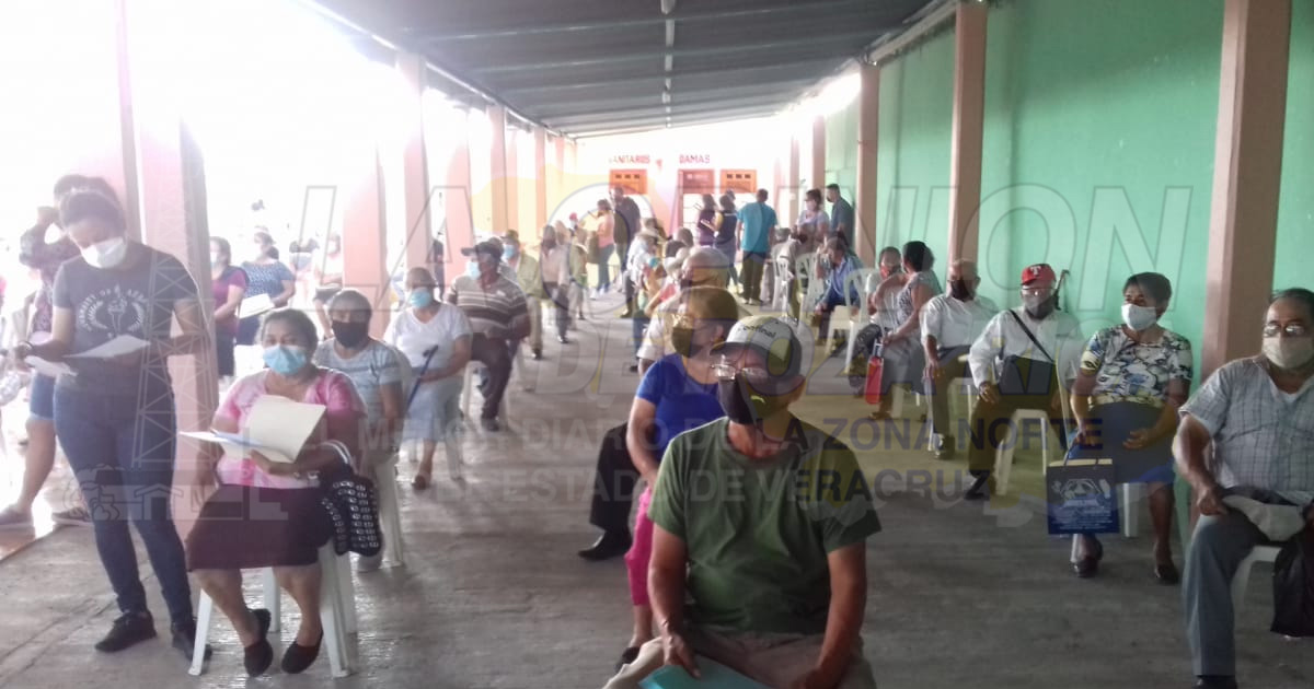 Inicia aplicación de segunda dosis para adultos mayores