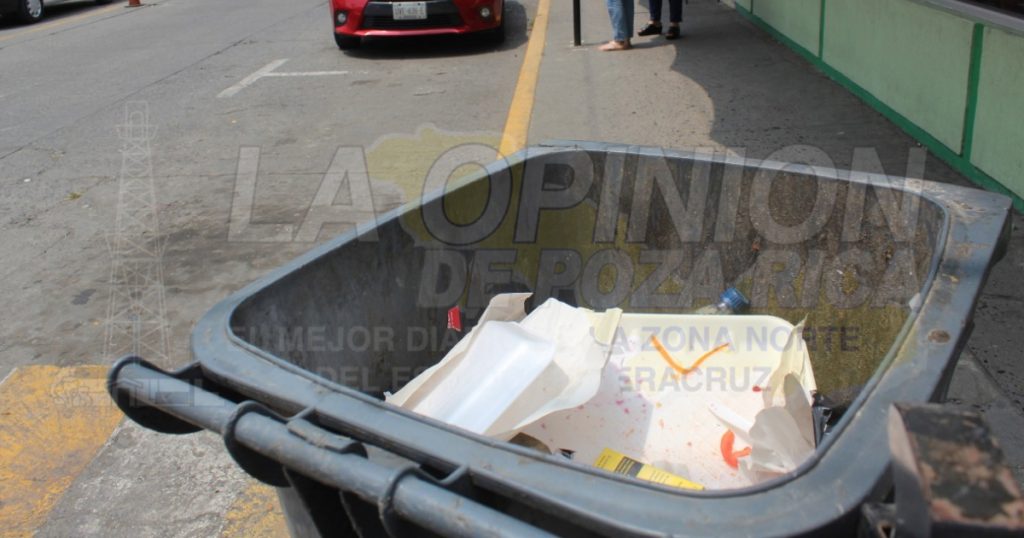 Hasta los botes de basura se roban en Poza Rica