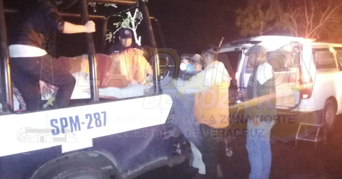 Casi se mata poblano al caer a un barranco en playa de Cazones