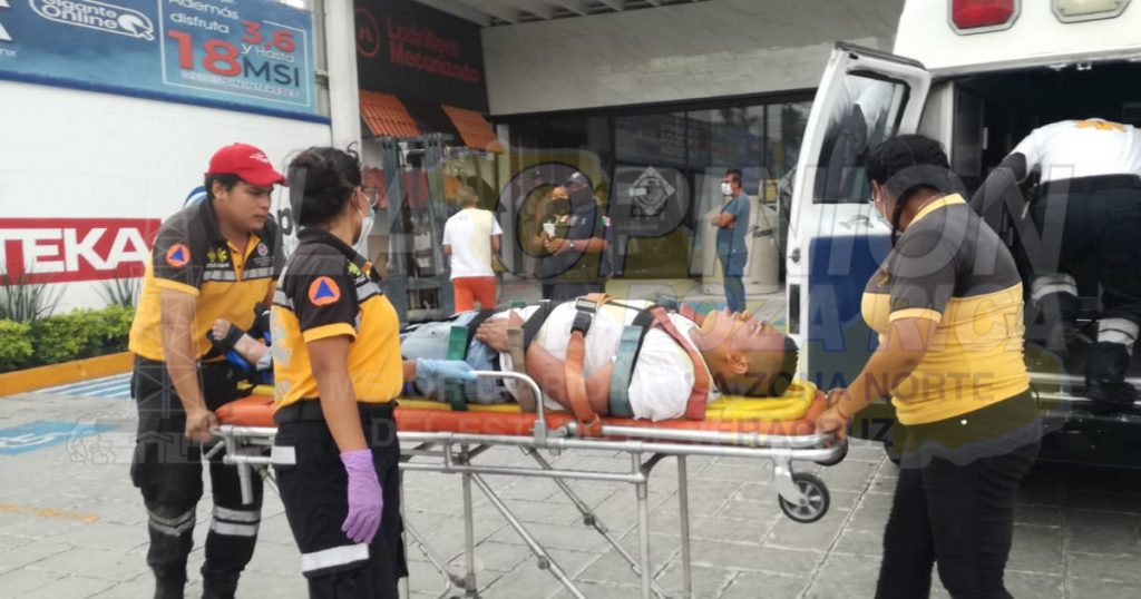 Obrero herido al caerle montacargas encima