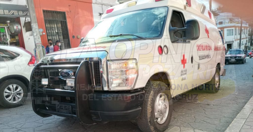 Sufre dramática caída de su propia altura