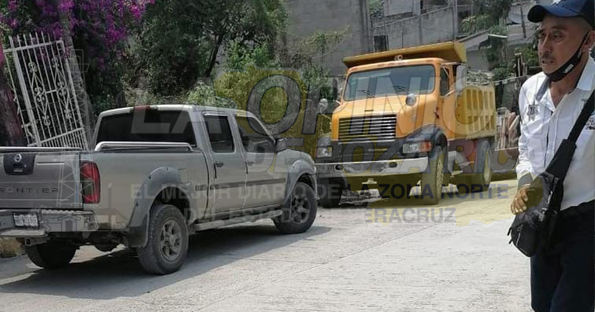 “El Pollo” intentó arrollar a transportistas y chocó un volteo