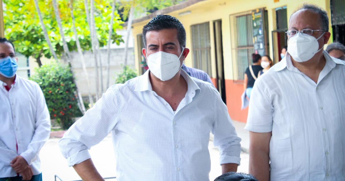 Alistan vacunación para los maestros