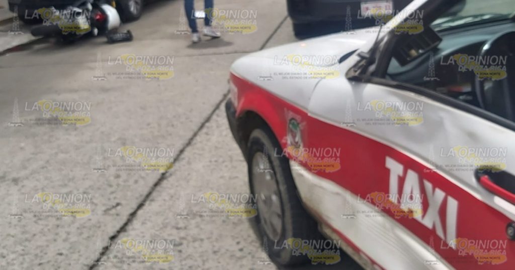 Motociclistas arrollados por taxi