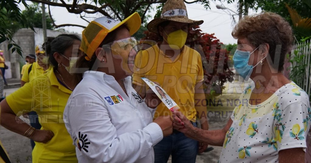 Colonias de Coatzintla refrendan su apoyo a Ely Montiel; candidata a presidenta municipal