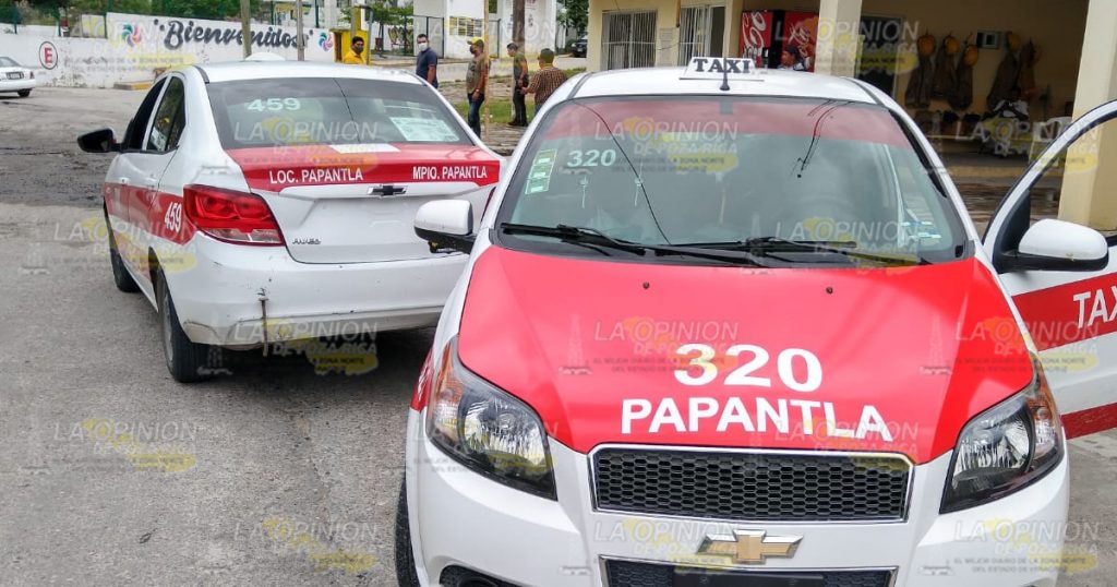 Pequeño accidente entre dos taxis