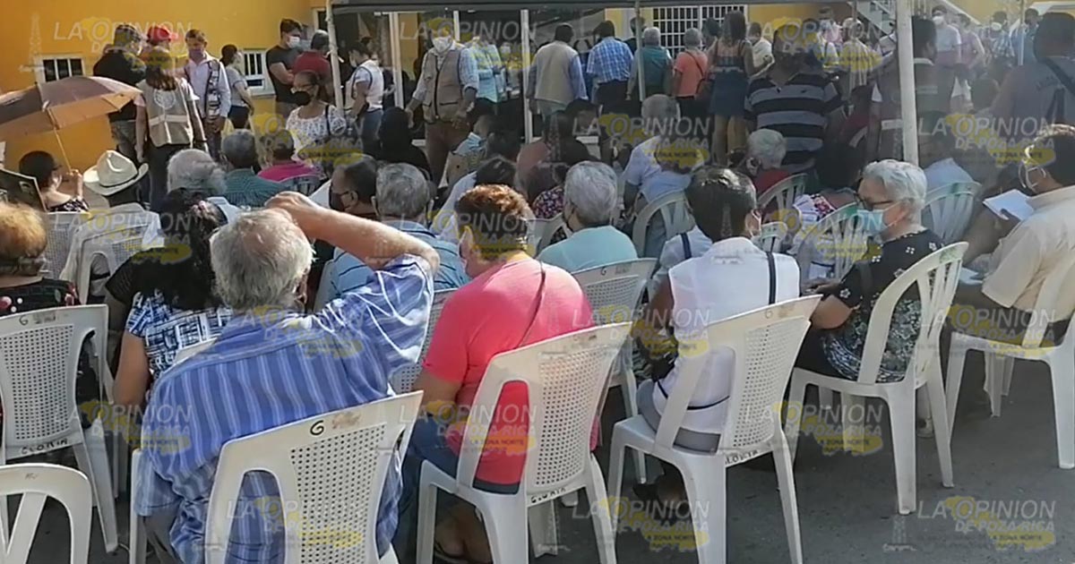 Hay vacuna para abuelitos que les falta la 2a dosis, en Coatzintla