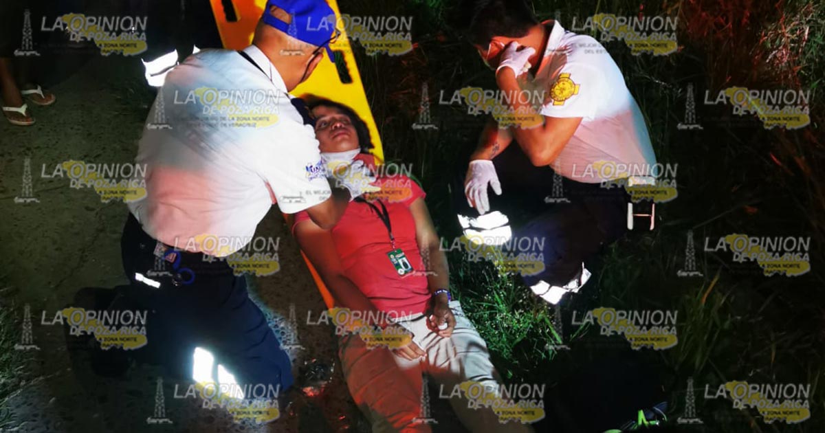 Heridos al caer en una alcantarilla